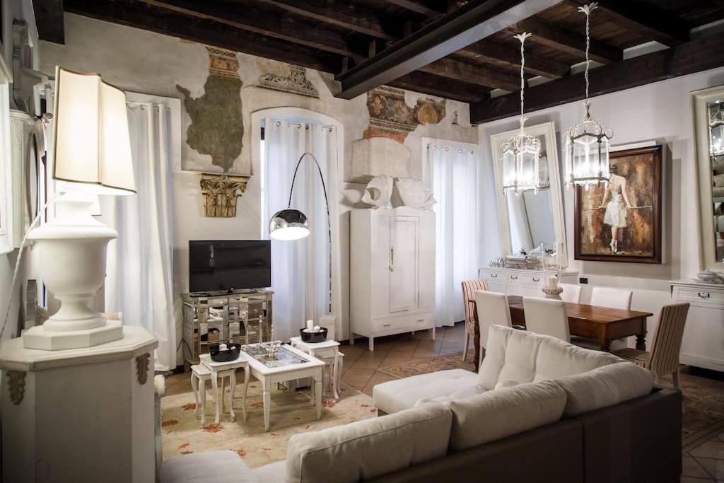 Piazza Erbe Luxury Apartment Verona Exteriör bild
